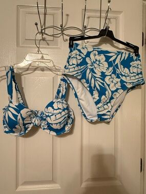 Women’s Shade & Shore Aqua Blue & White Floral High-Waist Bikini